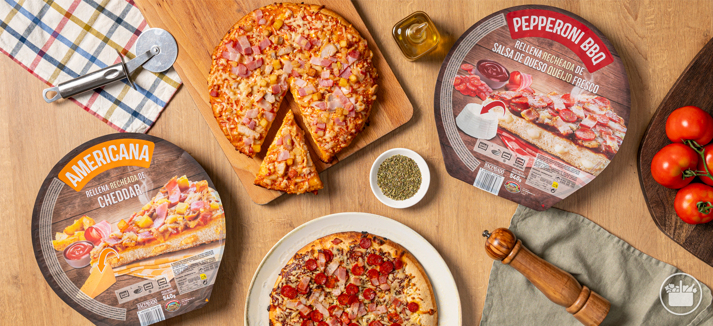 Descobreix les nostres pizzes amb massa farcida de formatge: americana i pepperoni BBQ. 