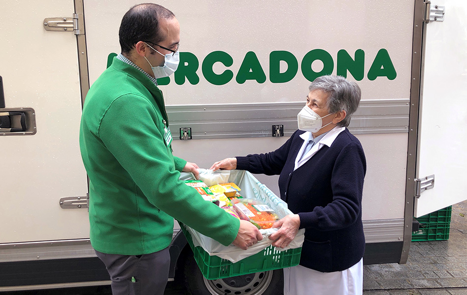 Lliurament d’aliments de Mercadona a menjadors socials d’Andalusia