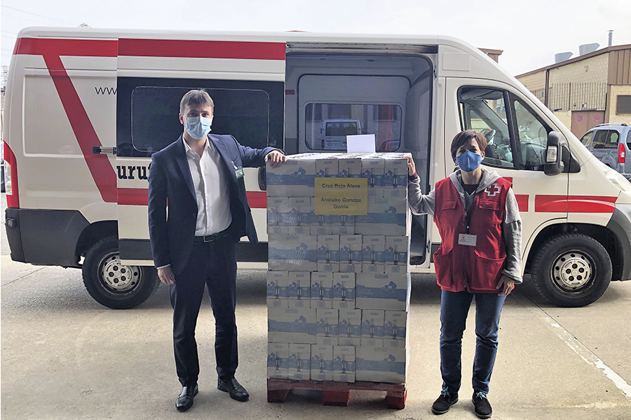 Donació de llet de Mercadona a la Creu Roja Àlaba