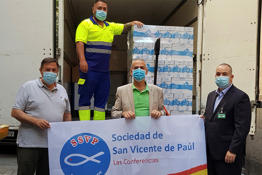 Lliurament d’aliments de Mercadona a Sociedad de San Vicente de Paúl