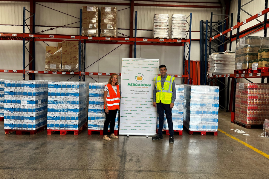 Mercadona dona 12.000 litres de llet al Banc d'Aliments d’Almeria