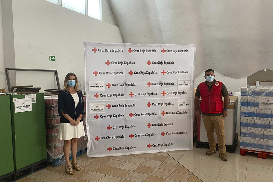 Lliurament d’aliments de Mercadona a la Creu Roja Extremadura
