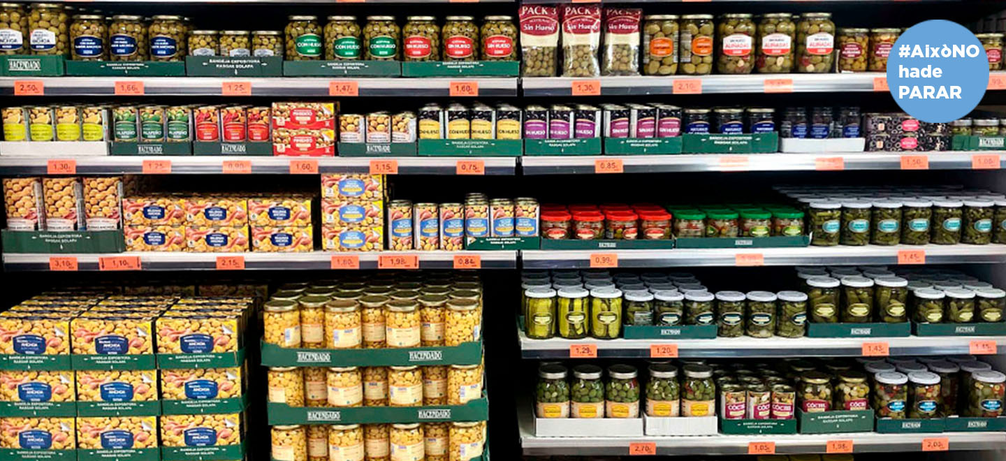 Lineal d’olives i confitats d’un supermercat de Mercadona