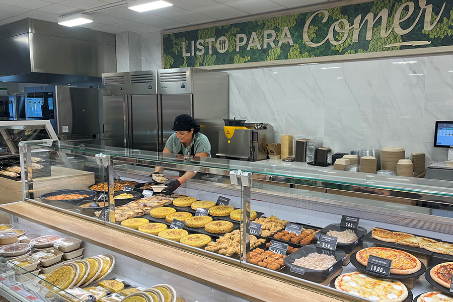 A punt per Menjar del supermercat de l’avinguda d'Hytasa a Sevilla