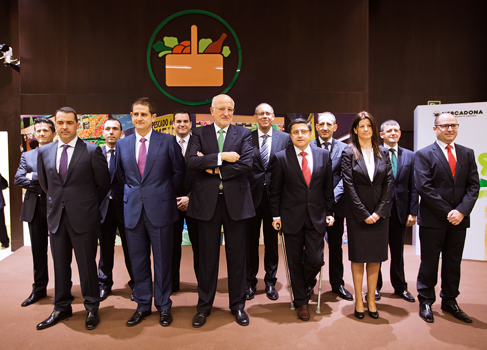 Juan Roig y los miembros del Comité de Dirección de Mercadona durante la presentación de resultados de Mercadona de 2012.