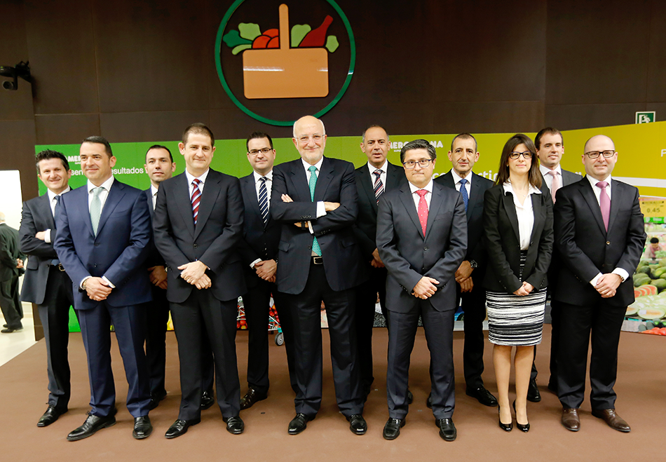 Juan Roig y los Miembros del Comité de Dirección de Mercadona durante la presentación de resultados de Mercadona de 2014.