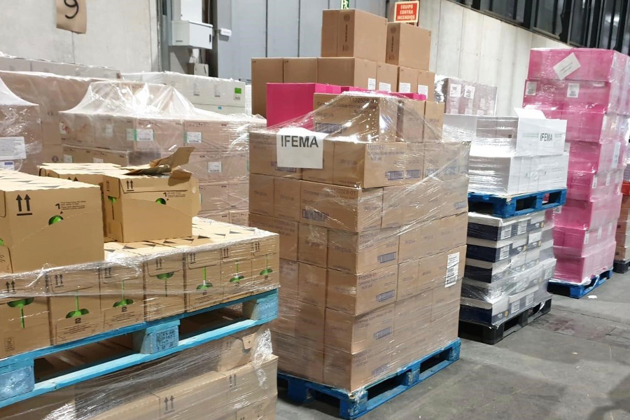 Nueva entrega productos básicos de higiene al Hospital de Campaña de Ifema junto a la UME