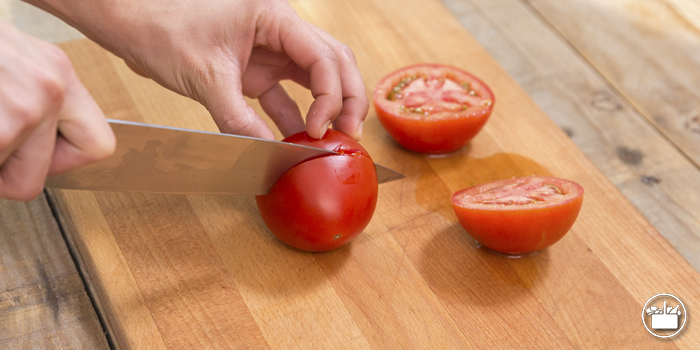 Cortar en rodajas los tomates