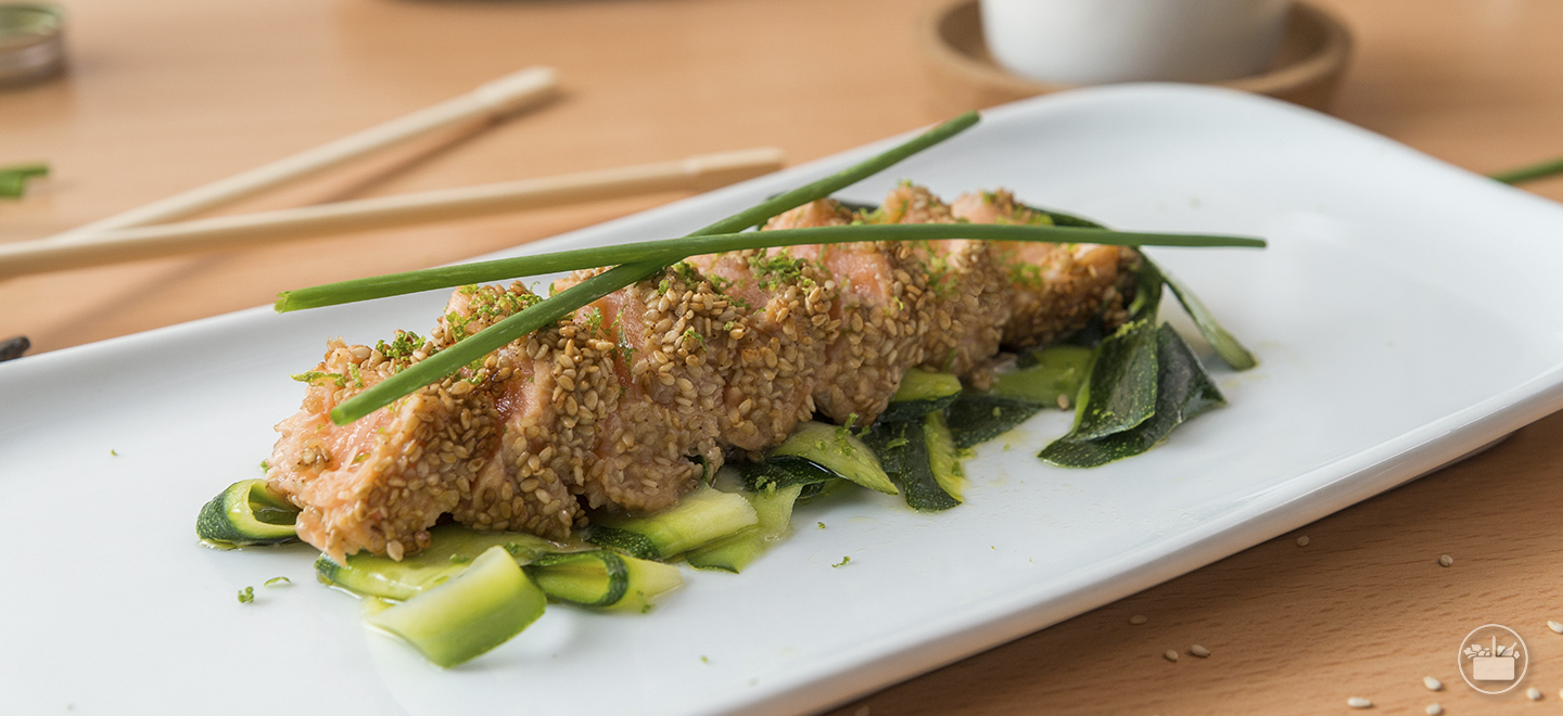 Te enseñamos a preparar una sabrosa receta de Tataki de Salmón. Sigue nuestra guía paso a paso.  