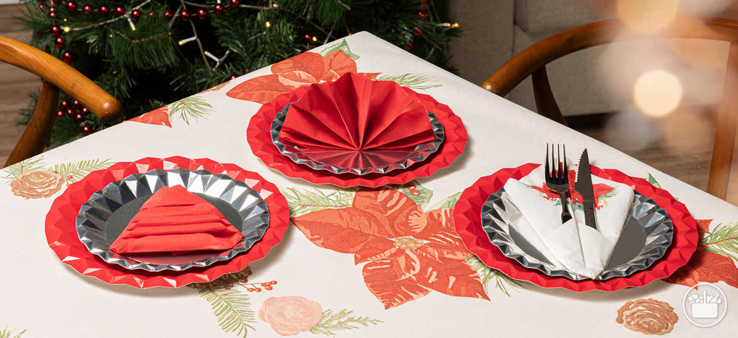 Suxerímosche 3 opcións para dobrar panos da mesa de forma creativa e decorar a túa mesa de Nadal.