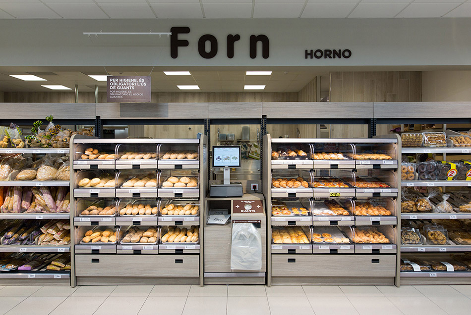 Nova sección de Forno no supermercado de Masquefa, Tarragona, recentemente inaugurado co Novo Modelo de Tenda Eficiente de Mercadona. 