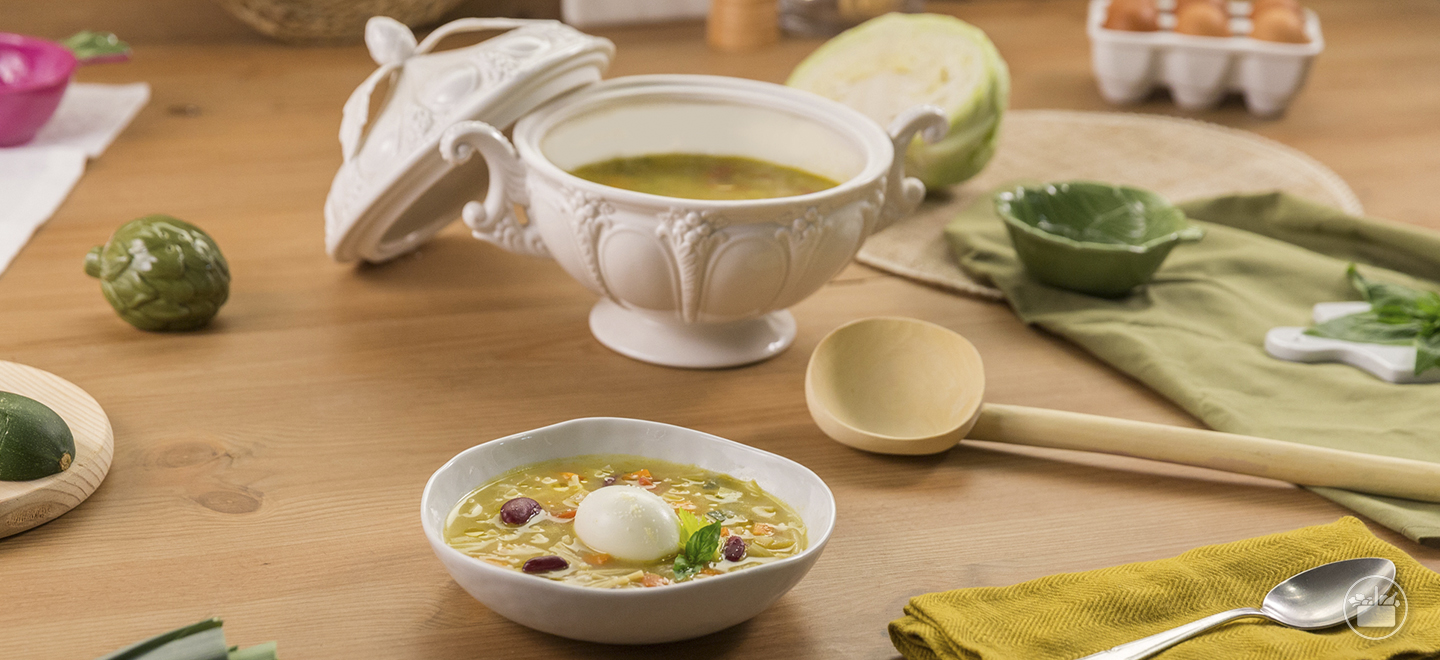 Aprende a preparar unha riquísima Sopa Minestrone, cunha magnífica combinación de ingredientes