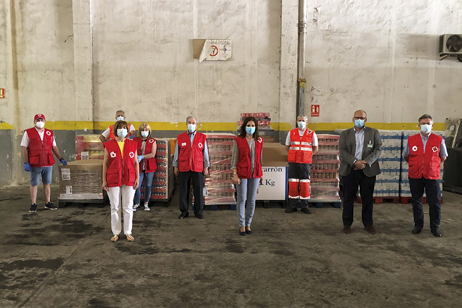 Entrega de productes de primera necessitat de Mercadona a Creu Roja Ciudad Real