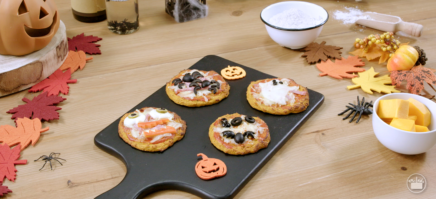 T'ensenyem a preparar unes Pizzes Mini de Halloween, per a divertir-te amb els més menuts. 
