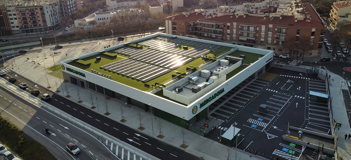 Coberta nova botiga Mercadona a Cambrils amb panells solars